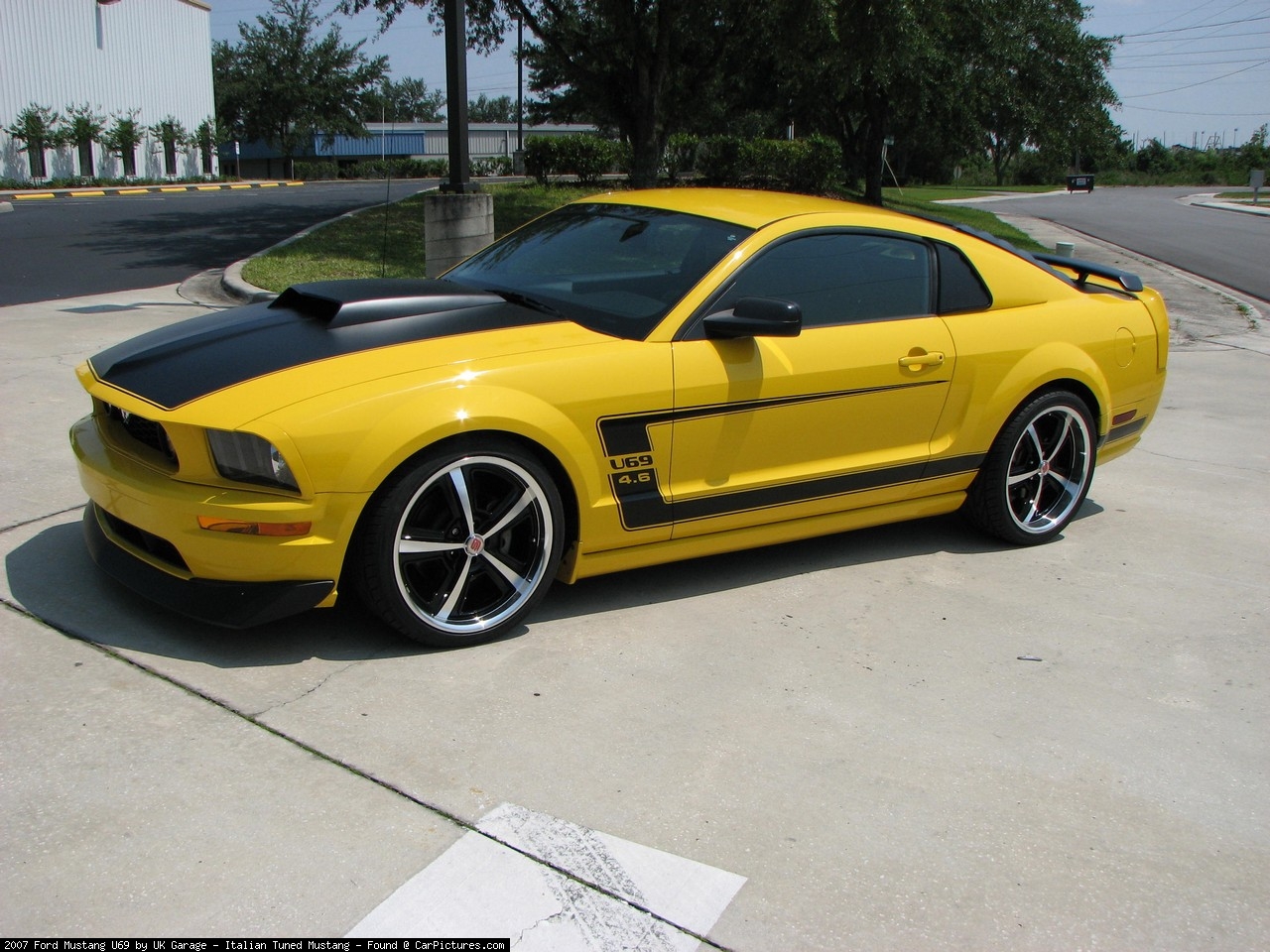2007_Ford_Mustang_U69_by_UK_Garage_Italian_Tuned_Mustang_A_full.jpeg