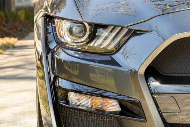 LED-Scheinwerfer und Frontpartie des Shelby GT500
