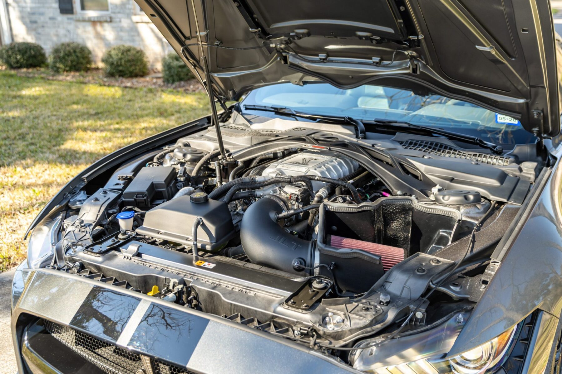 Motorraum des 2020 Ford Mustang Shelby GT500 mit aufgeladenem 5,2-Liter-V8