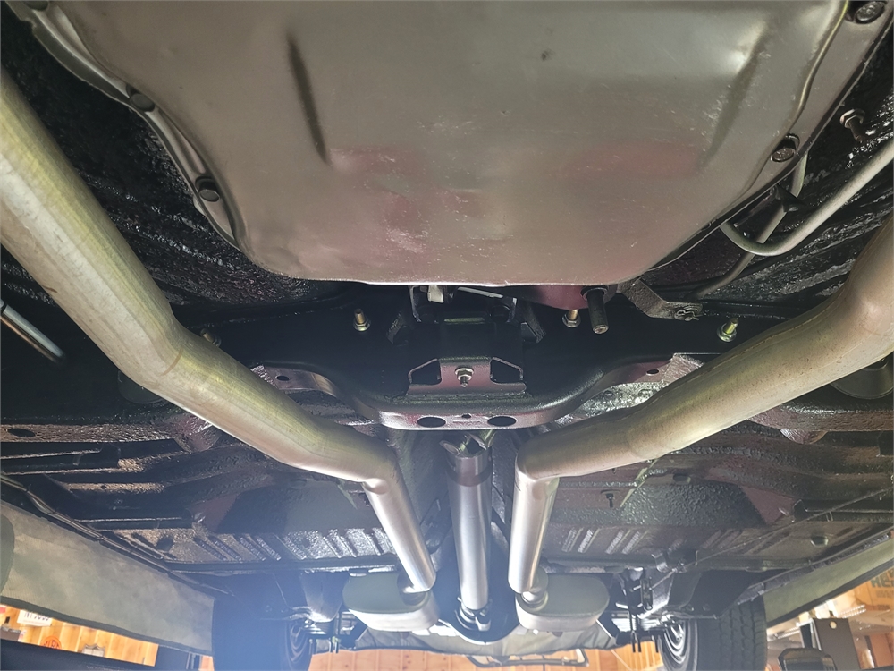 Unterboden und Fahrwerk des restaurierten 1970 Dodge Charger R/T