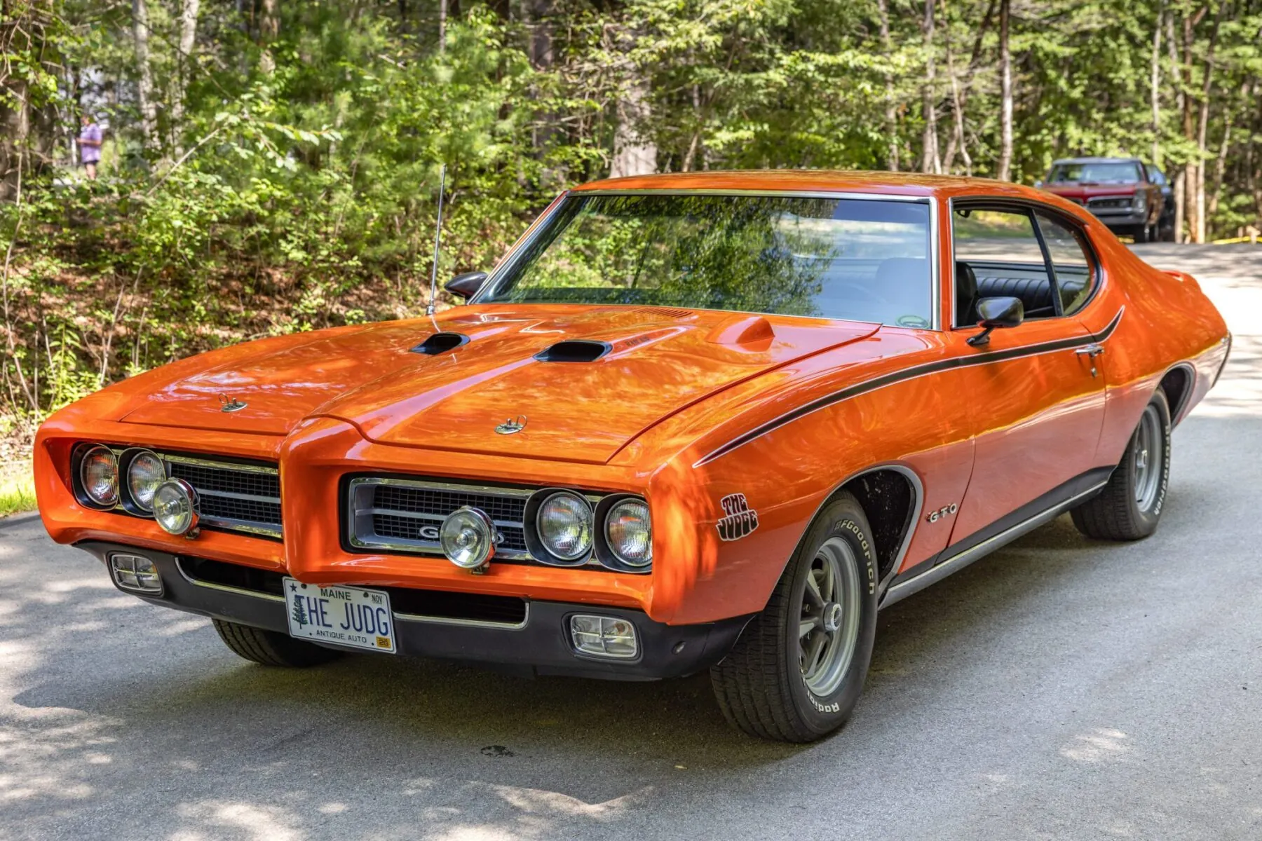 Carousel-roter 1969 Pontiac GTO Judge Ram Air III von schräg vorne