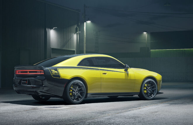 2027 Dodge Charger Super Bee Coupé in Sucker Punch von schräg hinten