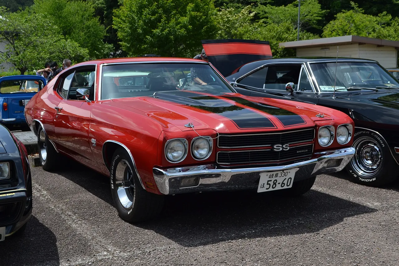 Schwarzer Chevrolet Chevelle SS auf einer Automobilausstellung