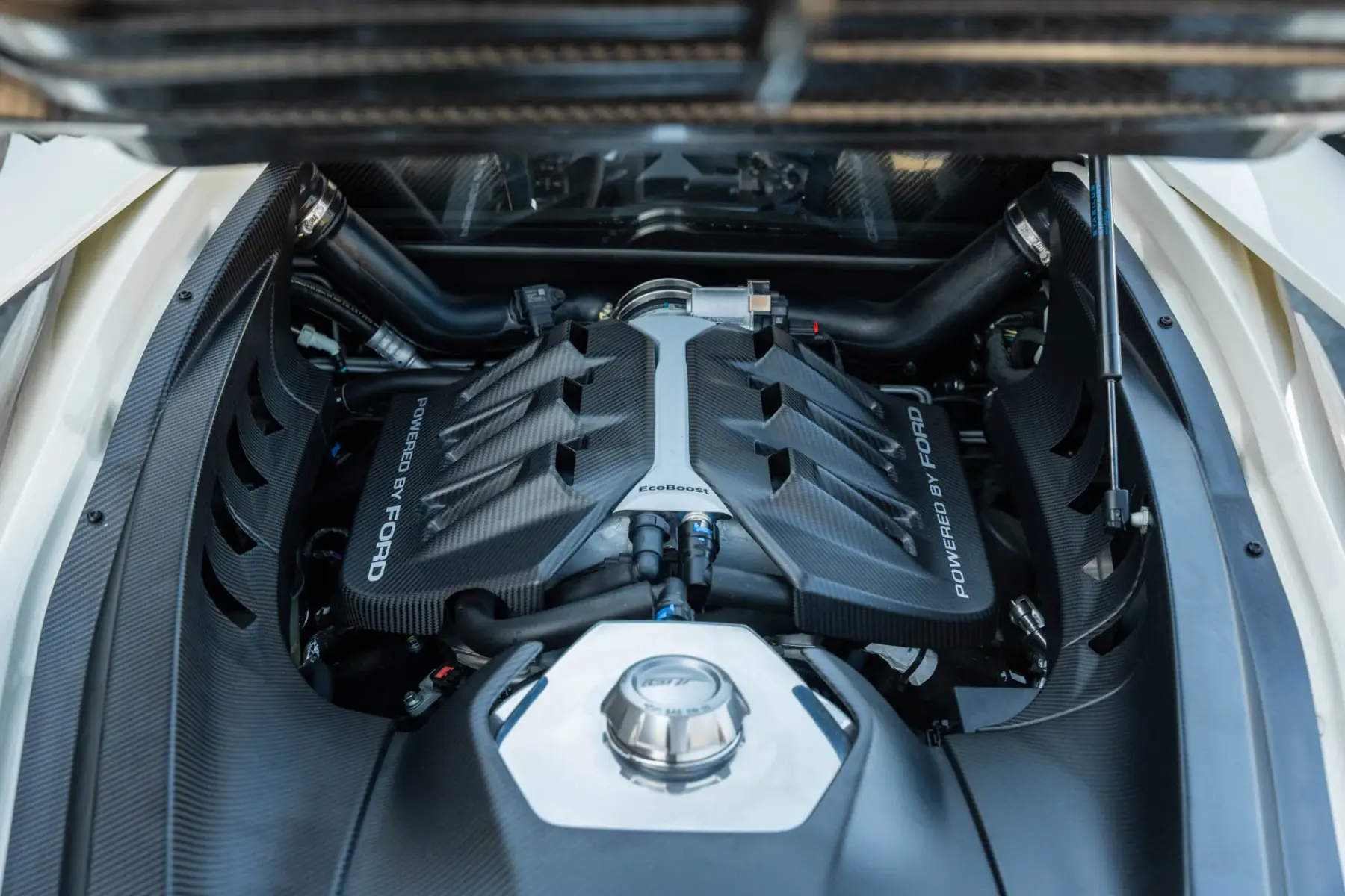 Mittig eingebauter 3,5-Liter-EcoBoost-V6 des 2022 Ford GT