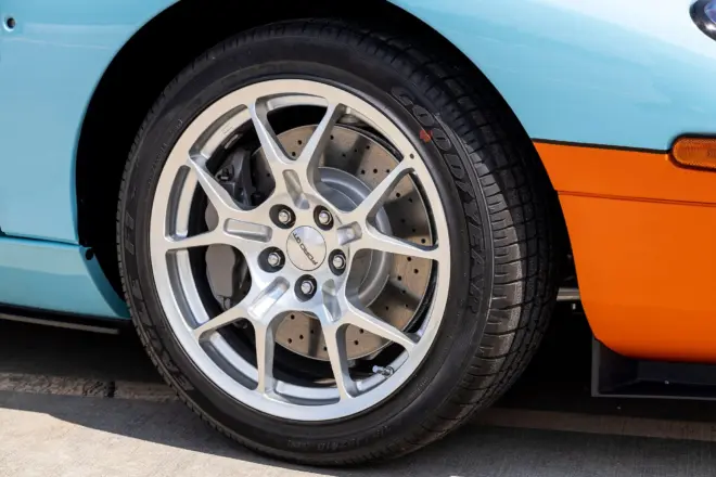 Geschmiedetes BBS-Aluminiumrad mit Brembo-Bremse am Ford GT Heritage Edition