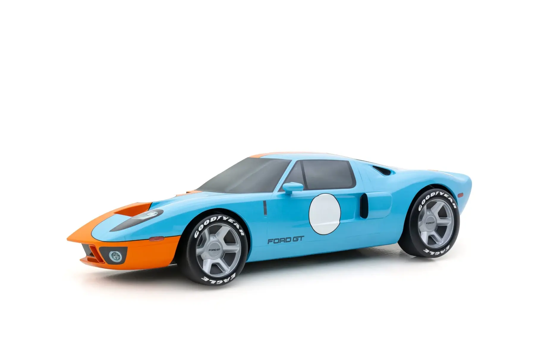 Halbes Ford-GT-Modell in Heritage-Lackierung als Saleen-Wandobjekt