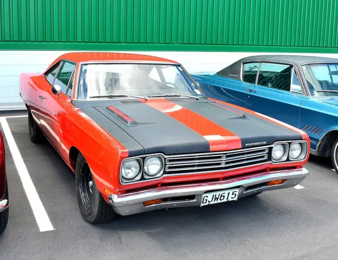 Plymouth Road Runner von 1969 schräg von vorne