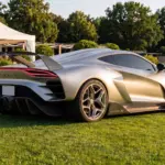 Rezvani Beast X in Heck-Dreiviertelansicht während der Monterey Car Week